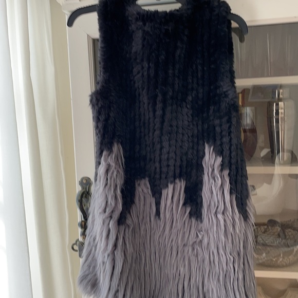 Faux Fur Vest Black and Gray - Picture 2 of 2